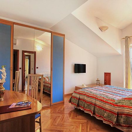 Villa Sveta Eufemija - Bed And Breakfast 罗维尼 外观 照片