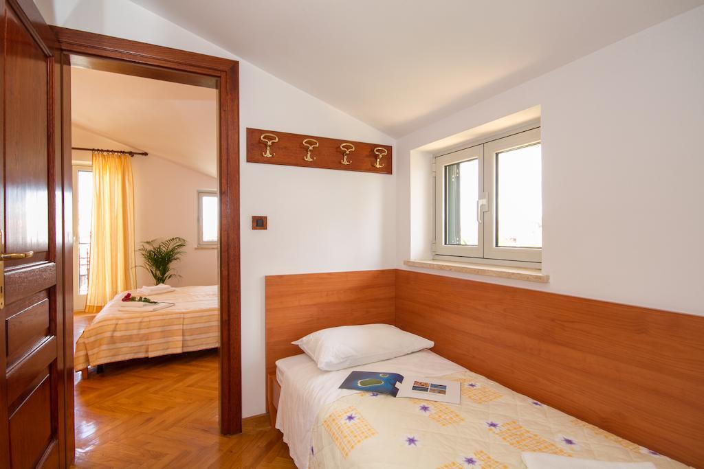 Villa Sveta Eufemija - Bed And Breakfast 罗维尼 客房 照片