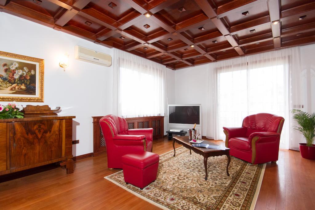 Villa Sveta Eufemija - Bed And Breakfast 罗维尼 客房 照片