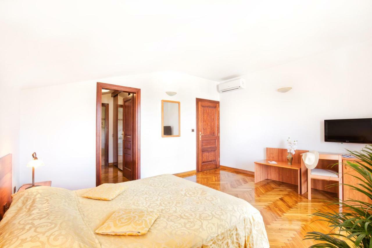 Villa Sveta Eufemija - Bed And Breakfast 罗维尼 外观 照片