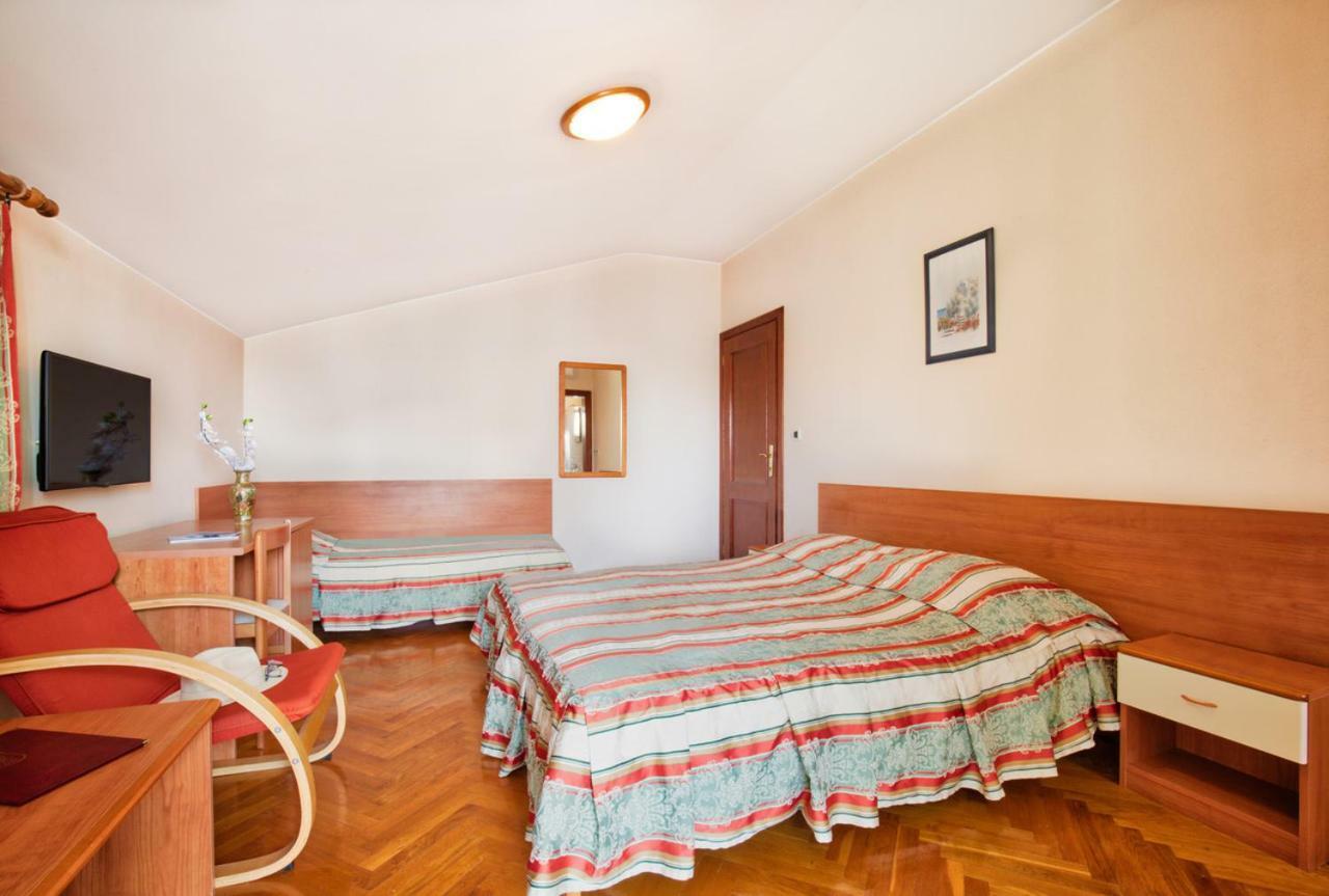 Villa Sveta Eufemija - Bed And Breakfast 罗维尼 外观 照片