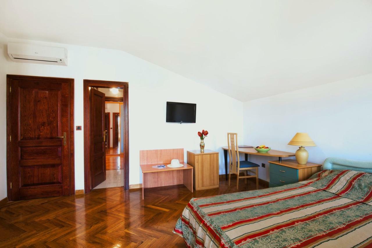 Villa Sveta Eufemija - Bed And Breakfast 罗维尼 外观 照片
